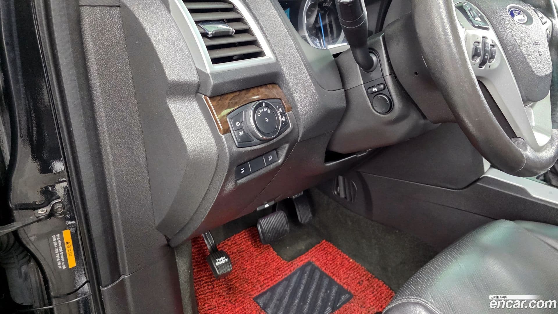 Main__Slider__Photo:Explorer Ford 2015.2-16