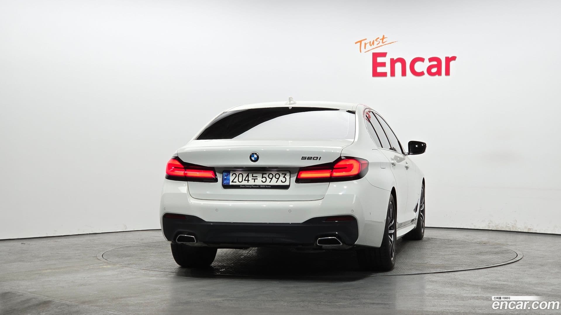 Main__Slider__Photo:5-Series BMW 2023.1-3