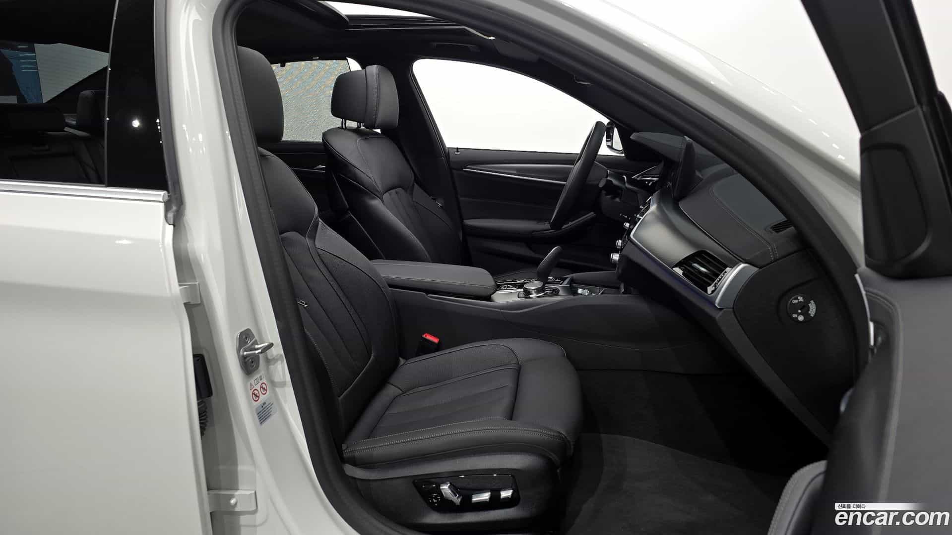 5-Series BMW 2023.1-INNER-010