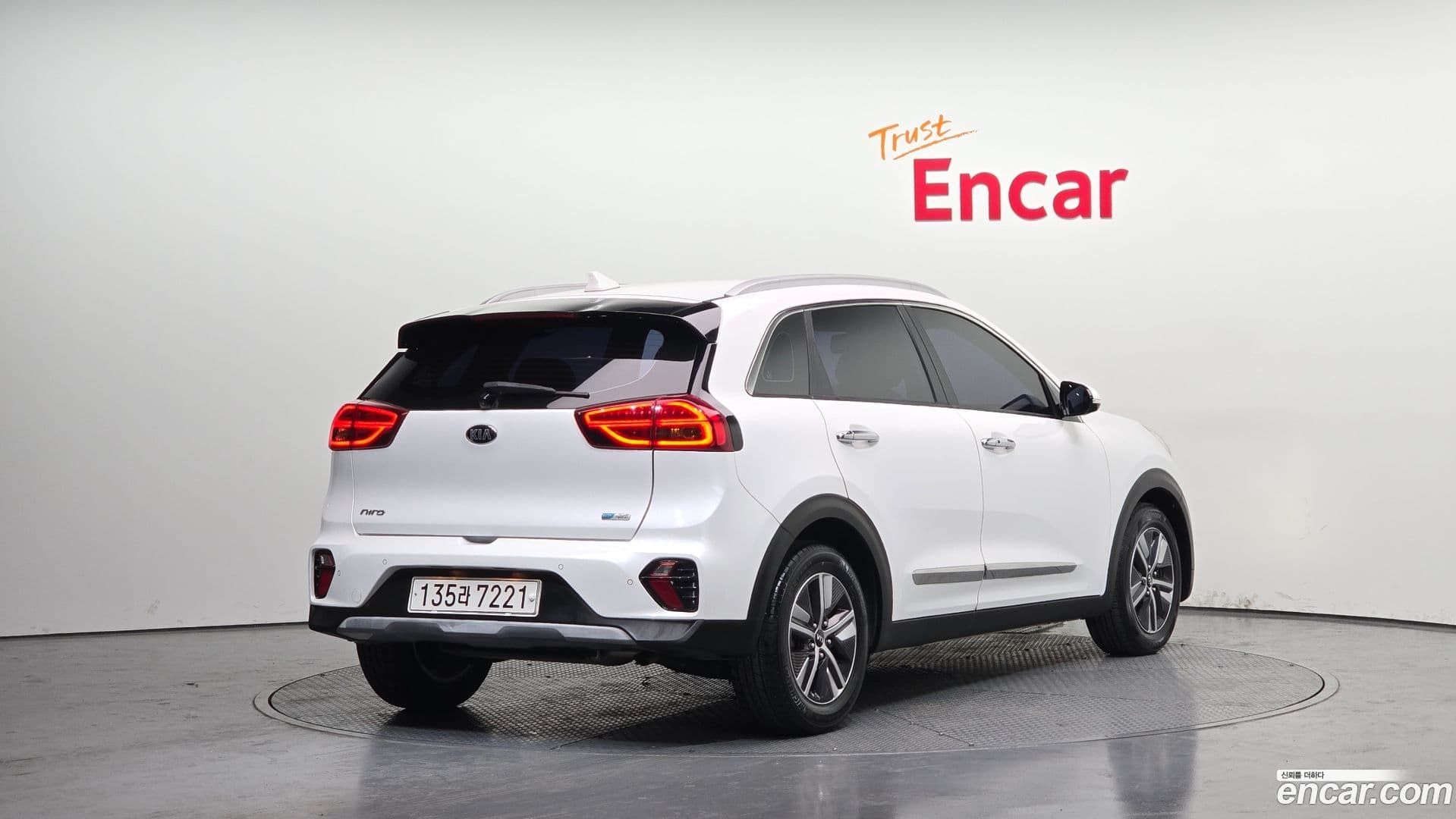 Main__Slider__Photo:Niro Kia 2020.7-1