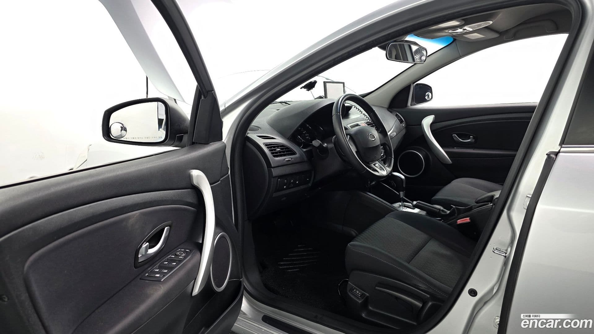 Main__Slider__Photo:SM3 Renault-KoreaSamsung 2010.11-10