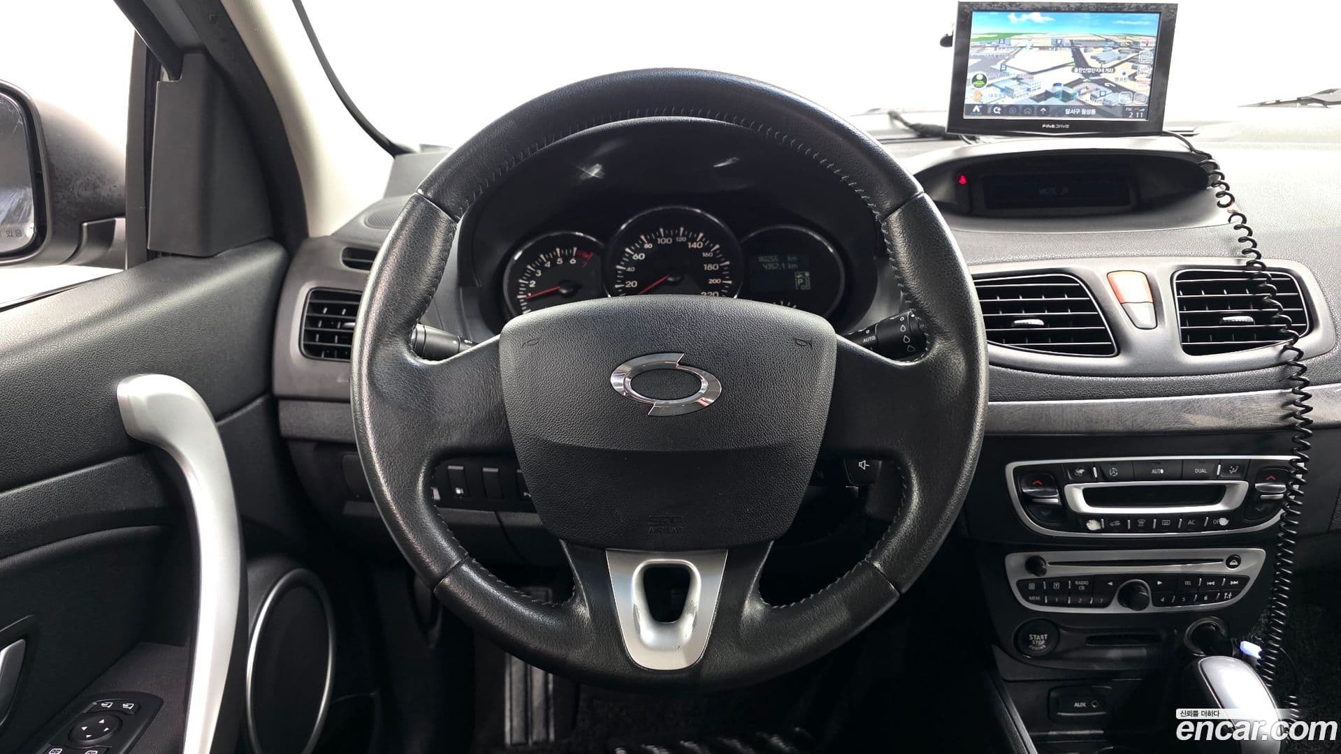 Main__Slider__Photo:SM3 Renault-KoreaSamsung 2010.11-12