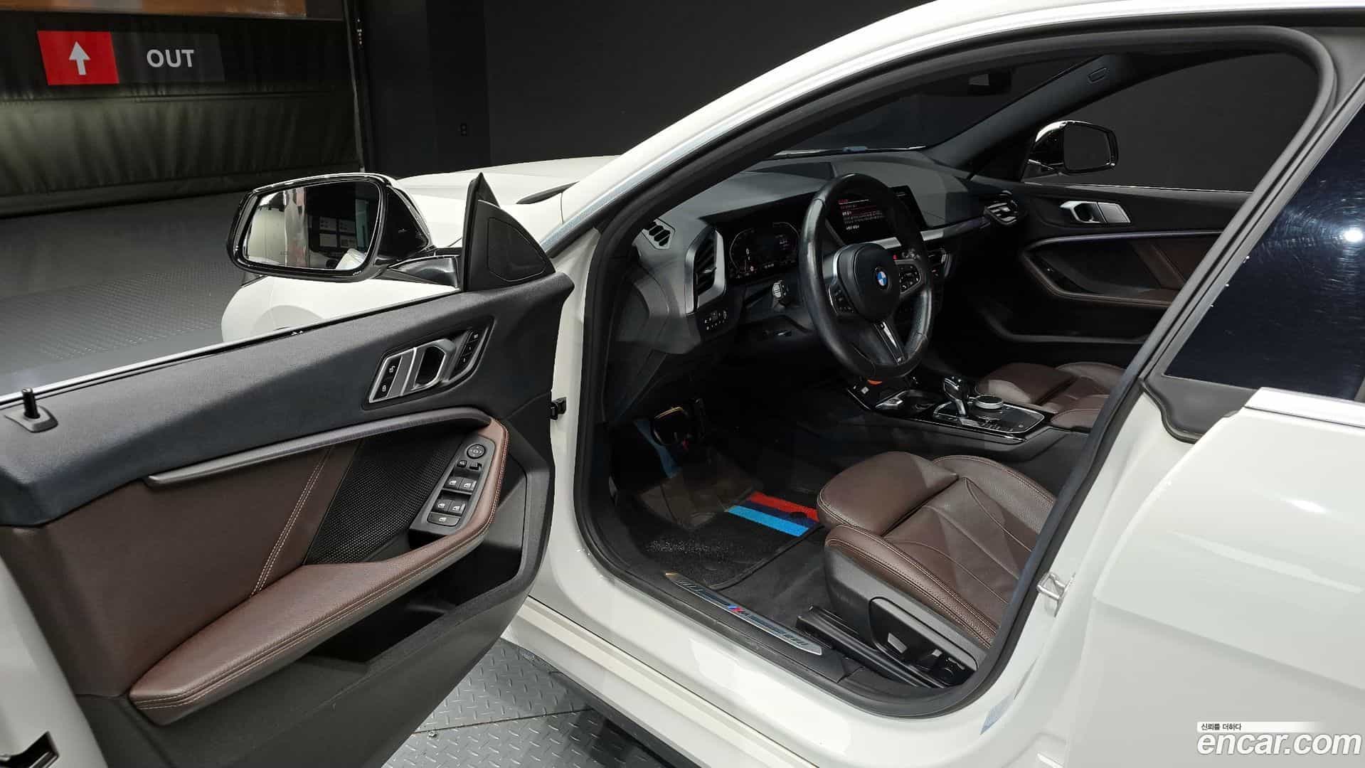 2-Series BMW 2020.10-INNER-010