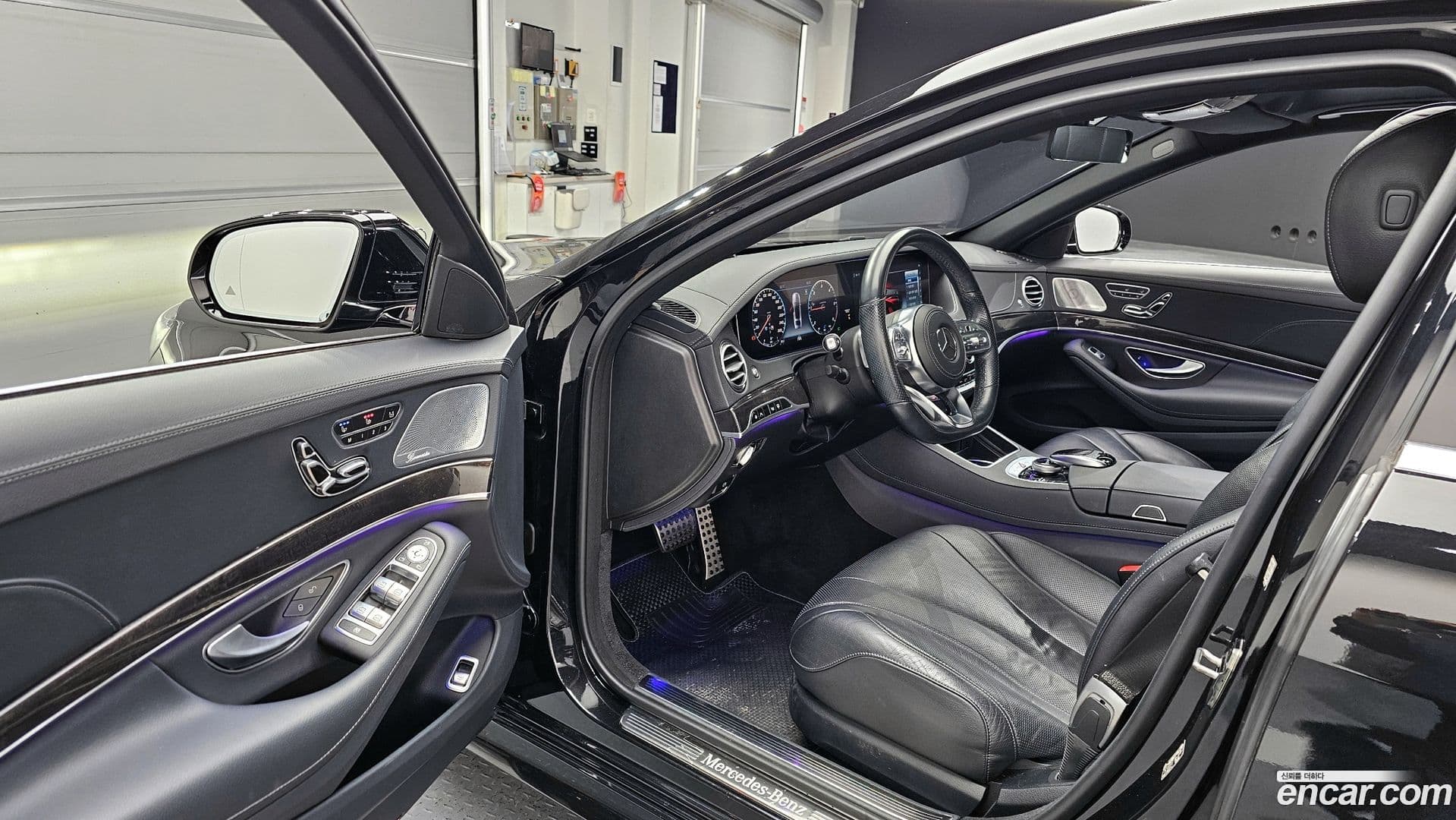 Main__Slider__Photo:S-Class Mercedes-Benz 2018.1-9