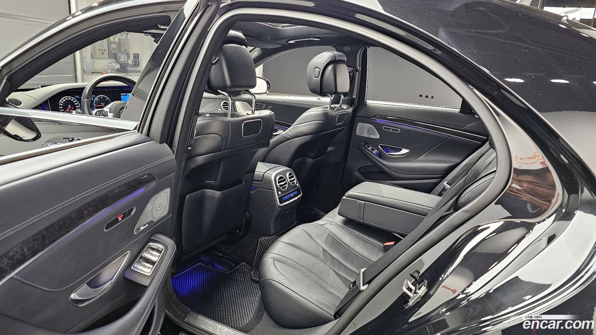 Main__Slider__Photo:S-Class Mercedes-Benz 2018.1-10