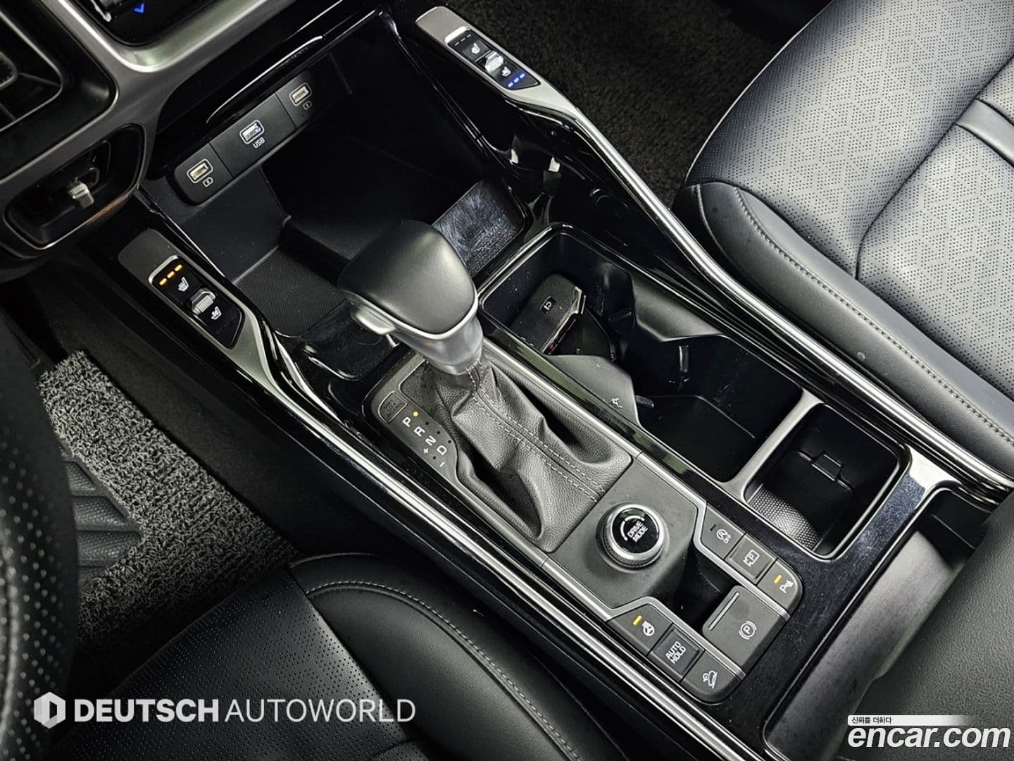 Main__Slider__Photo:Sorento Kia 2021.10-8