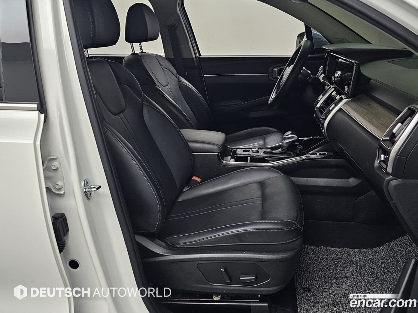 Main__Slider__Photo:Sorento Kia 2021.10-9