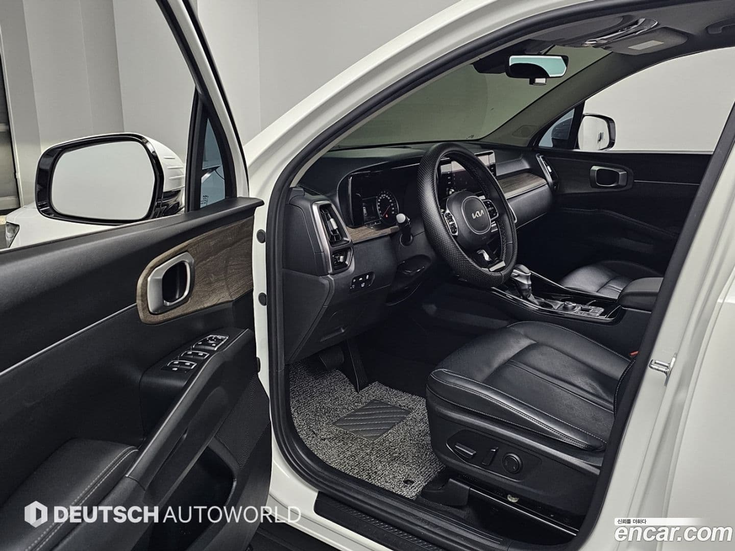 Main__Slider__Photo:Sorento Kia 2021.10-10