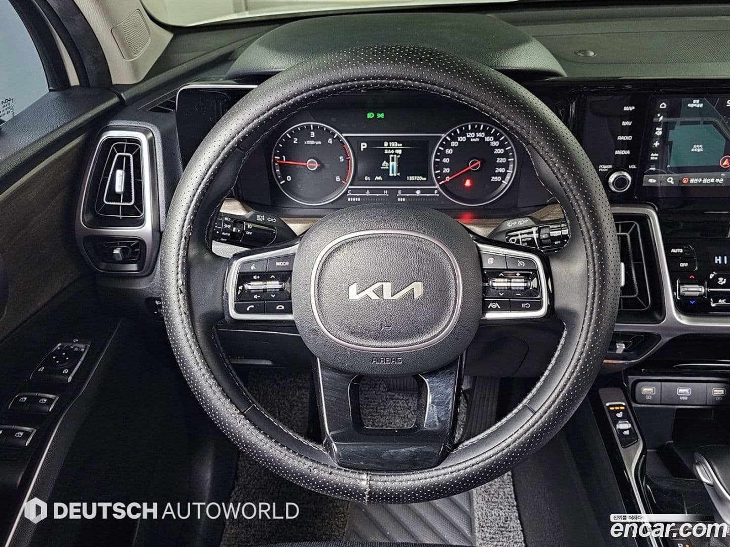 Main__Slider__Photo:Sorento Kia 2021.10-12