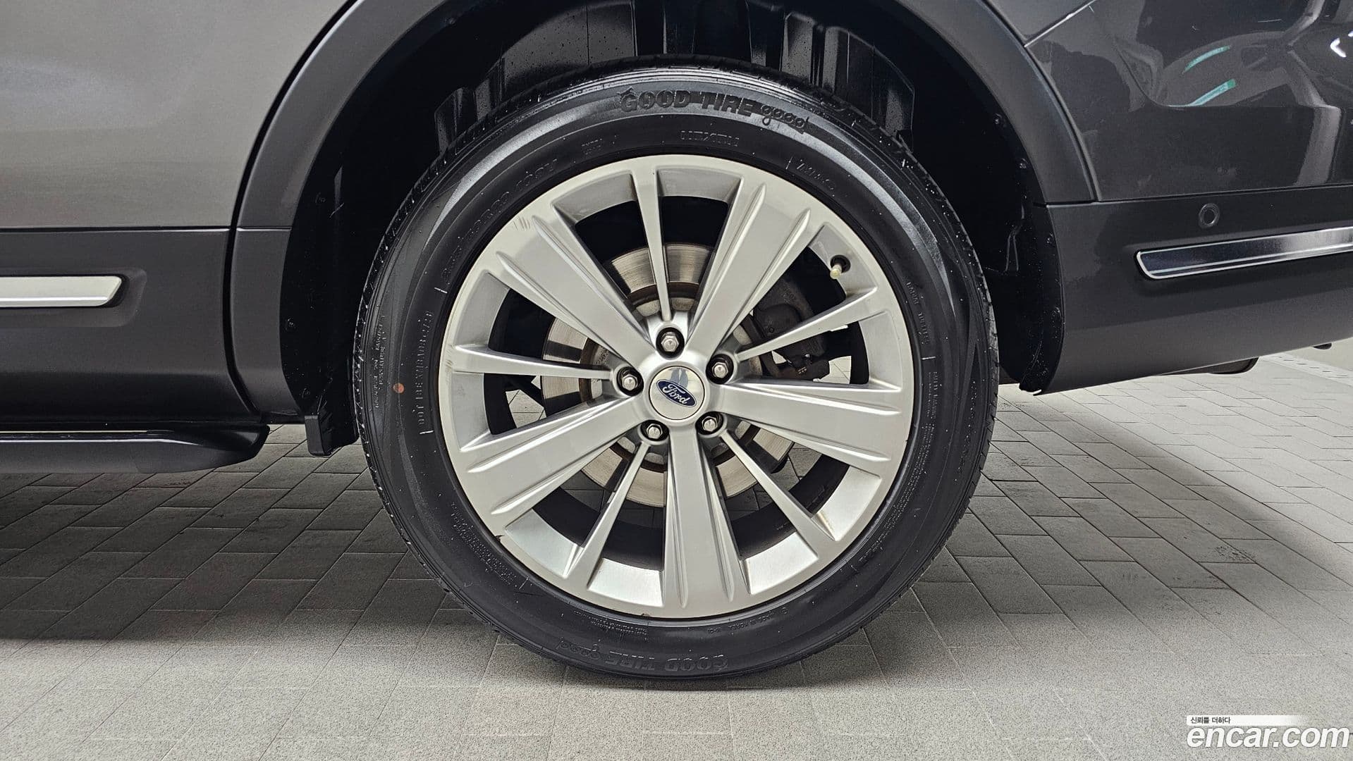 Main__Slider__Photo:Explorer Ford 2018.7-4