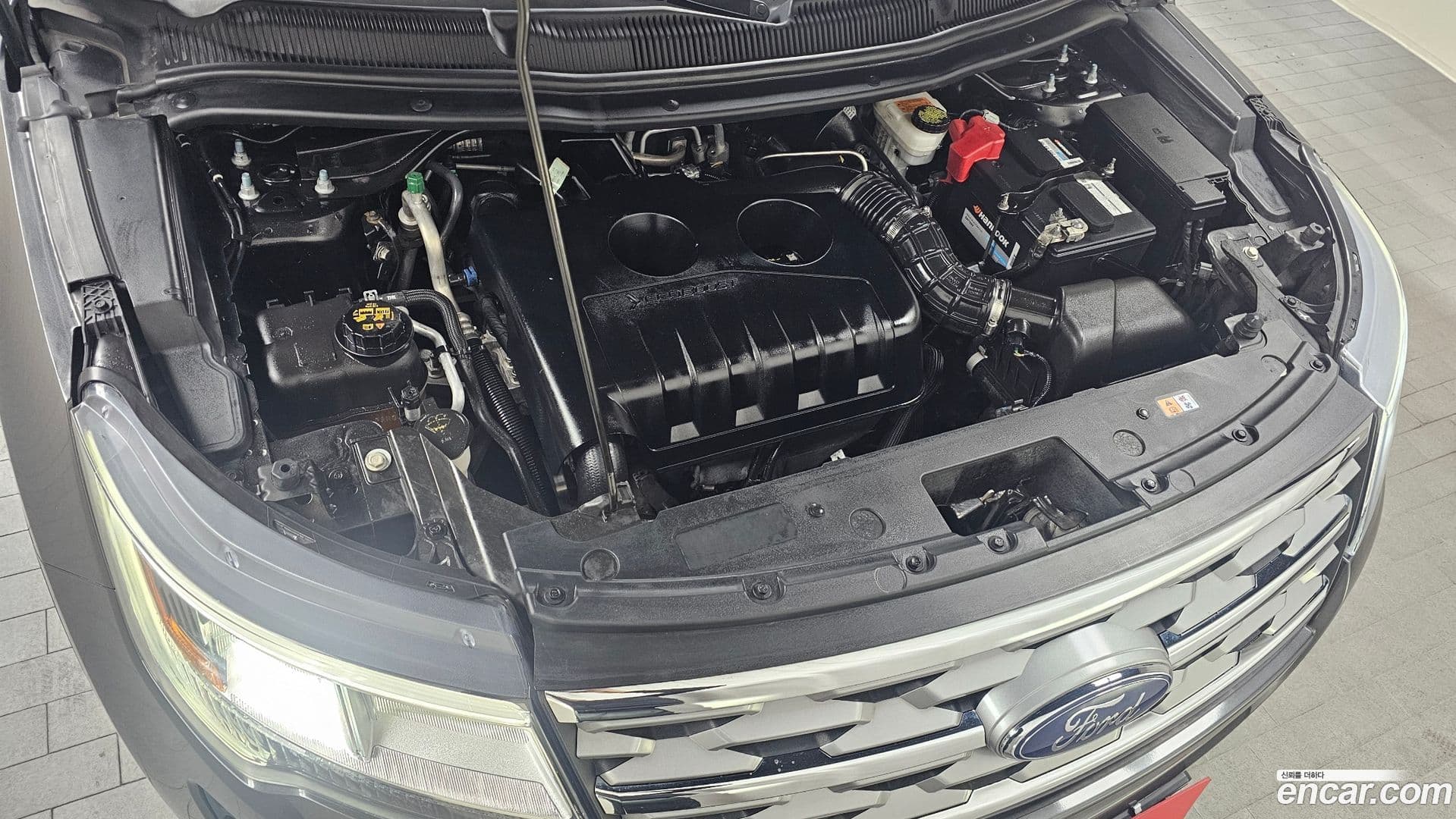 Main__Slider__Photo:Explorer Ford 2018.7-5