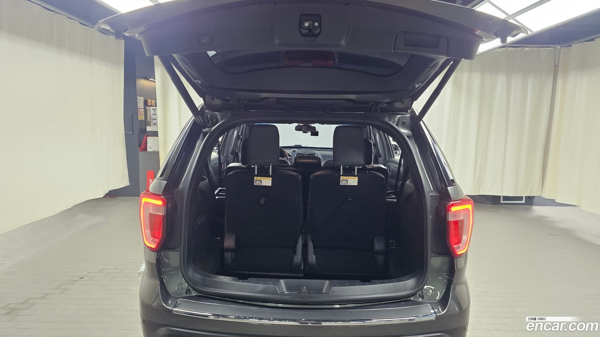 Main__Slider__Photo:Explorer Ford 2018.7-19