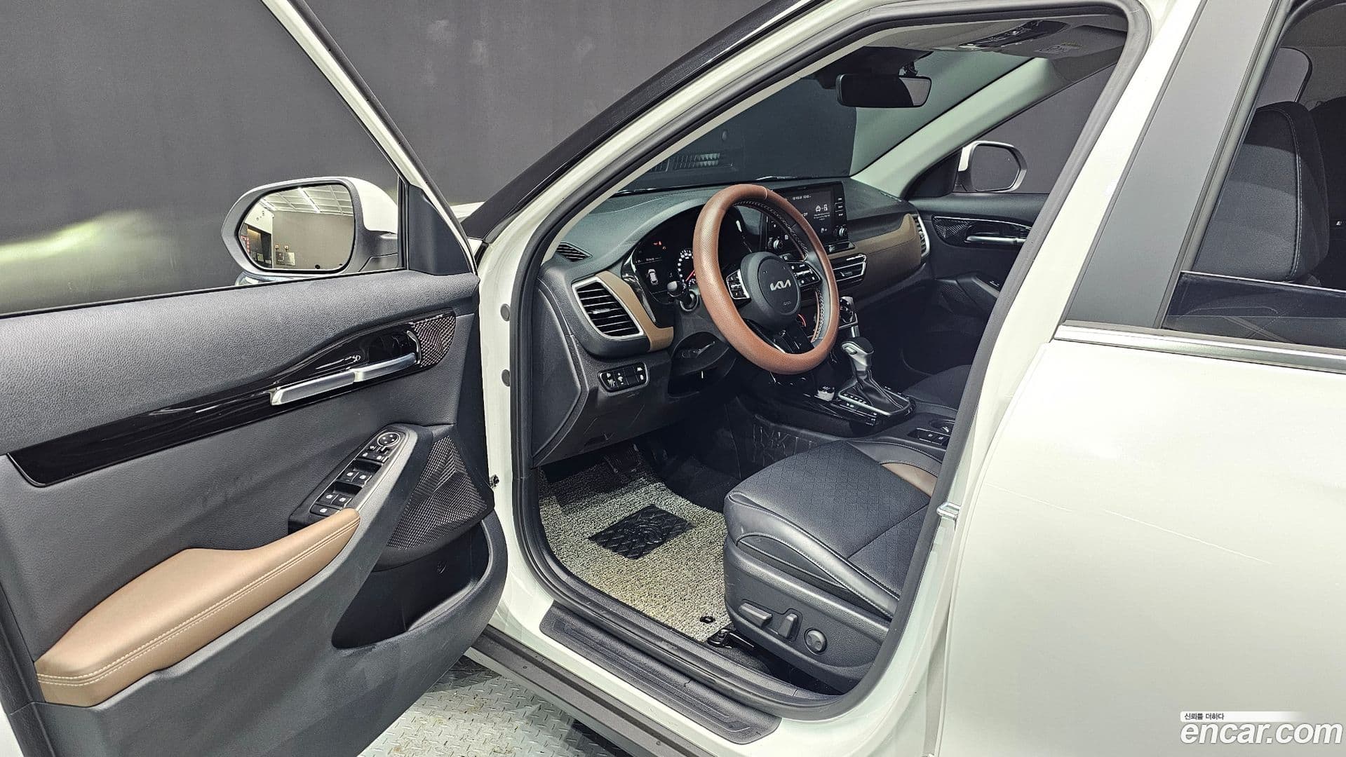 Main__Slider__Photo:Seltos Kia 2022.2-10