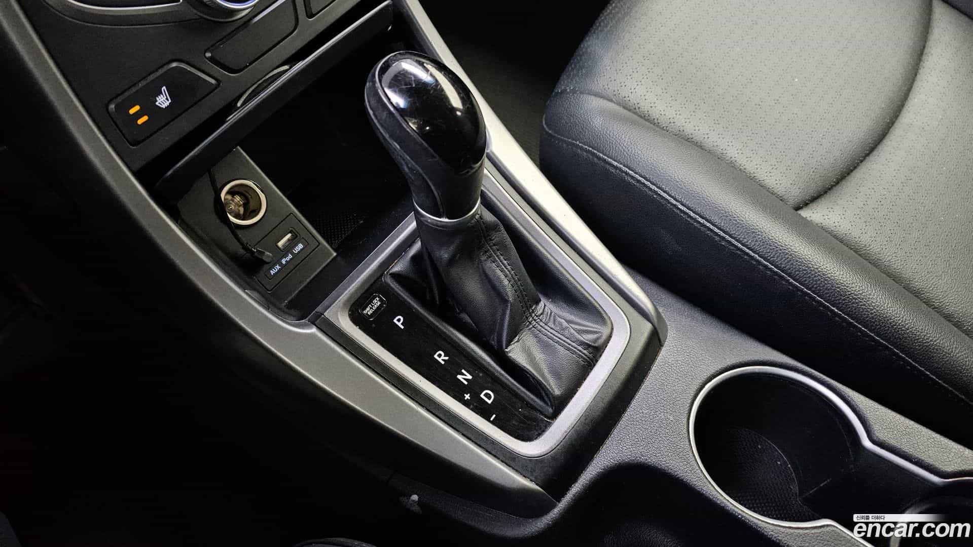 AVANTE Hyundai 2014.6-INNER-009