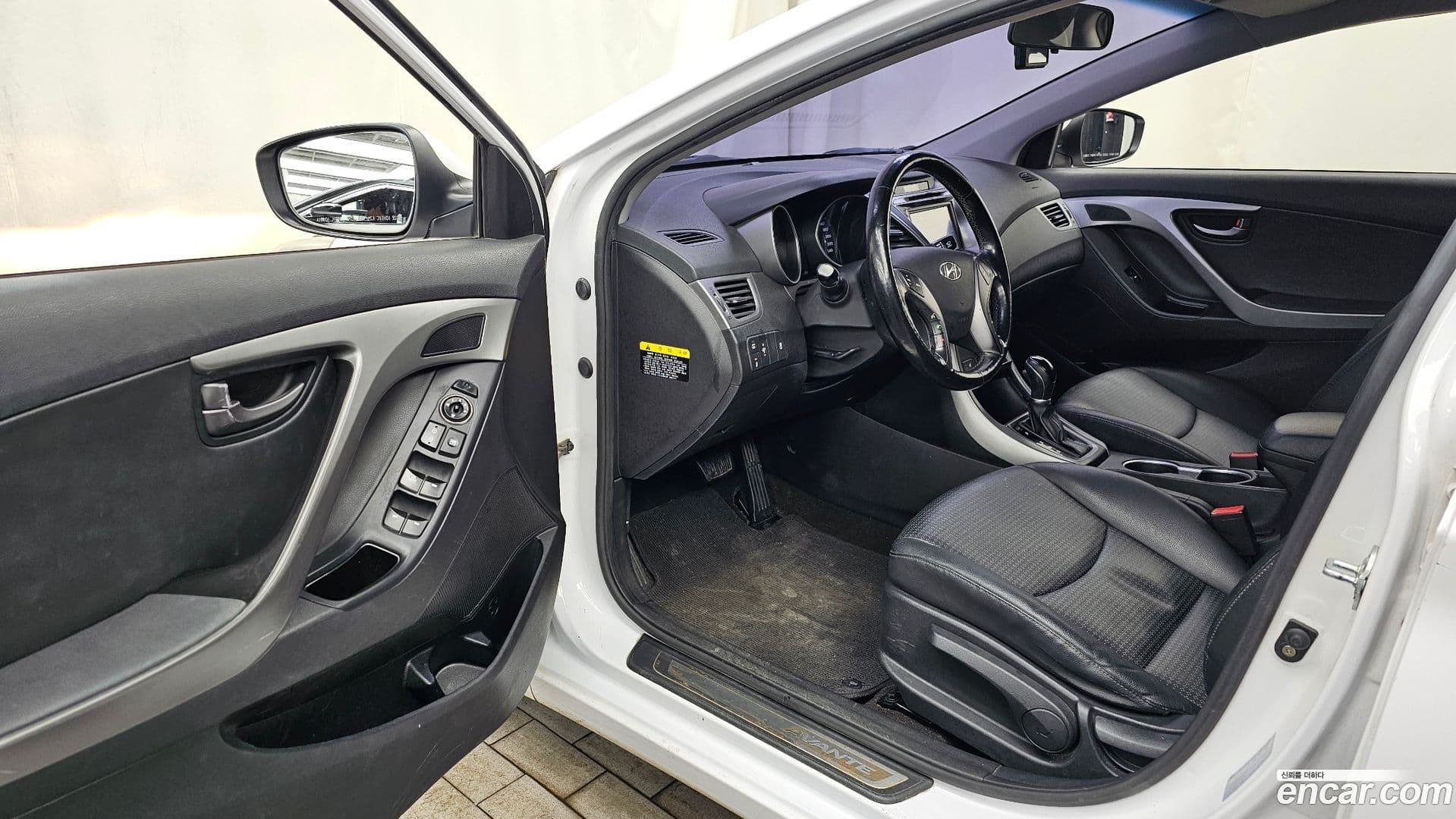 Main__Slider__Photo:AVANTE Hyundai 2014.6-9