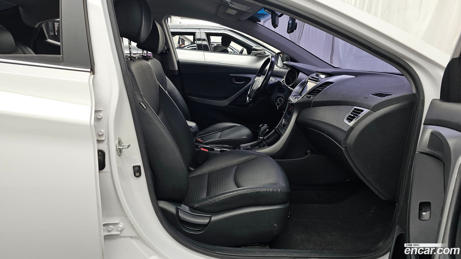 Main__Slider__Photo:AVANTE Hyundai 2014.6-10