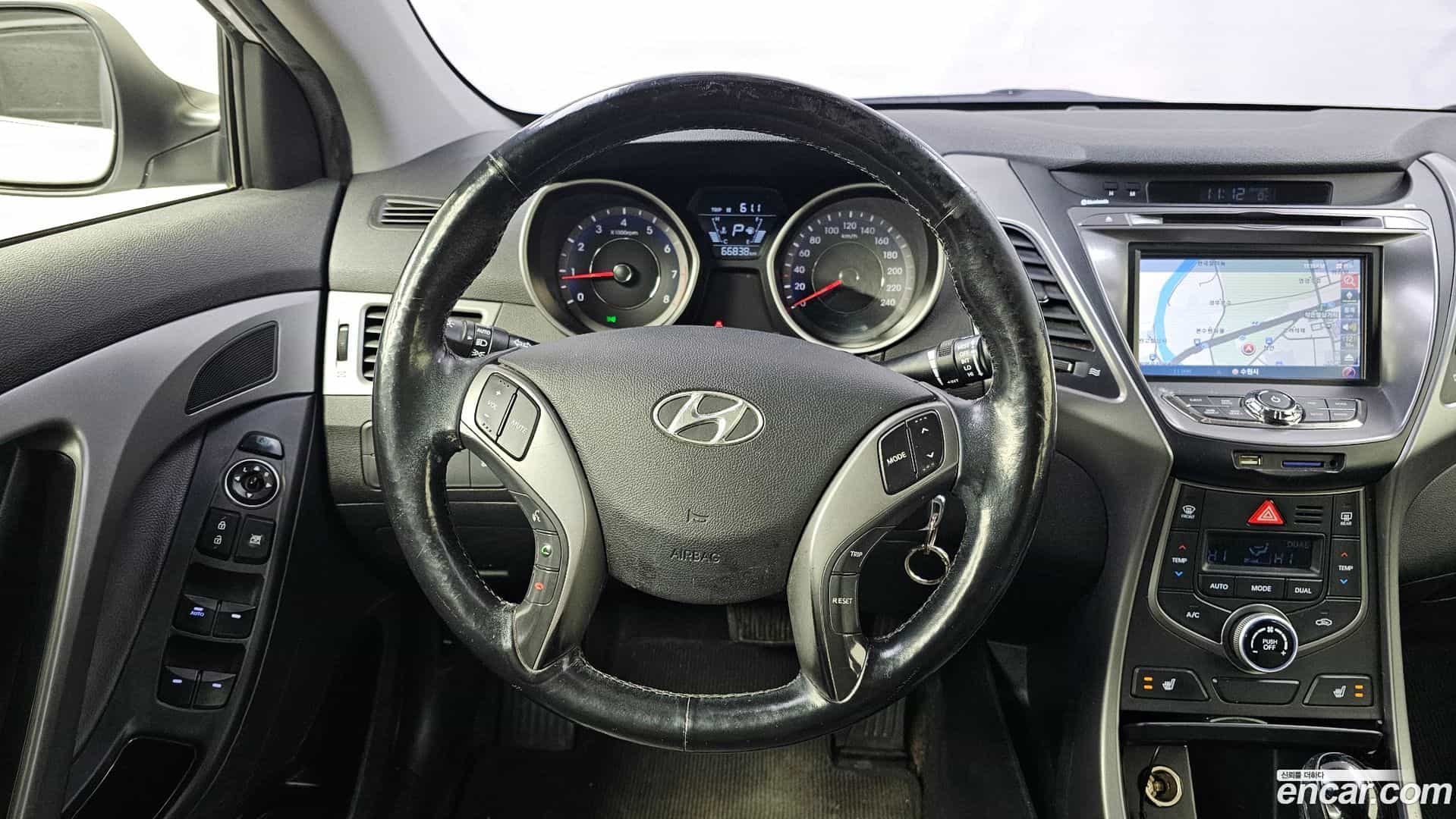 AVANTE Hyundai 2014.6-OPTION-017