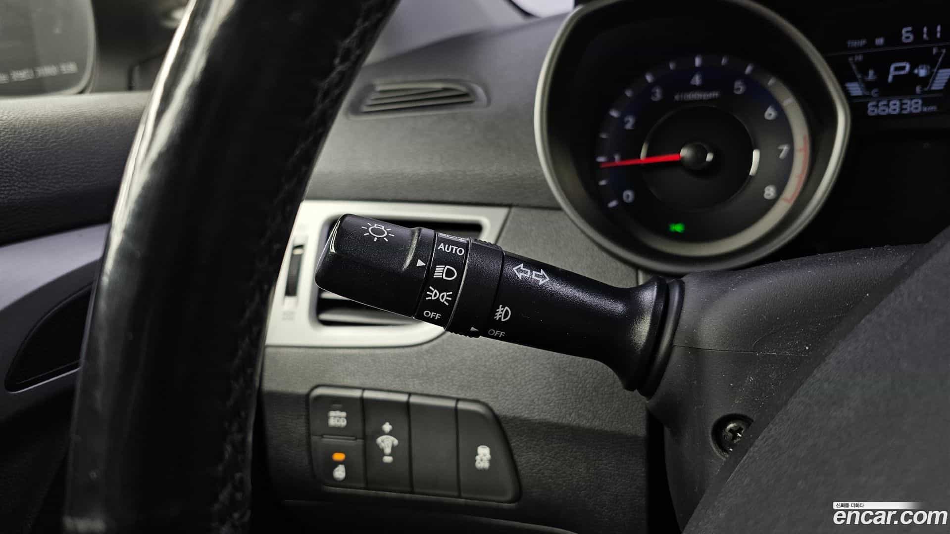 AVANTE Hyundai 2014.6-OPTION-021