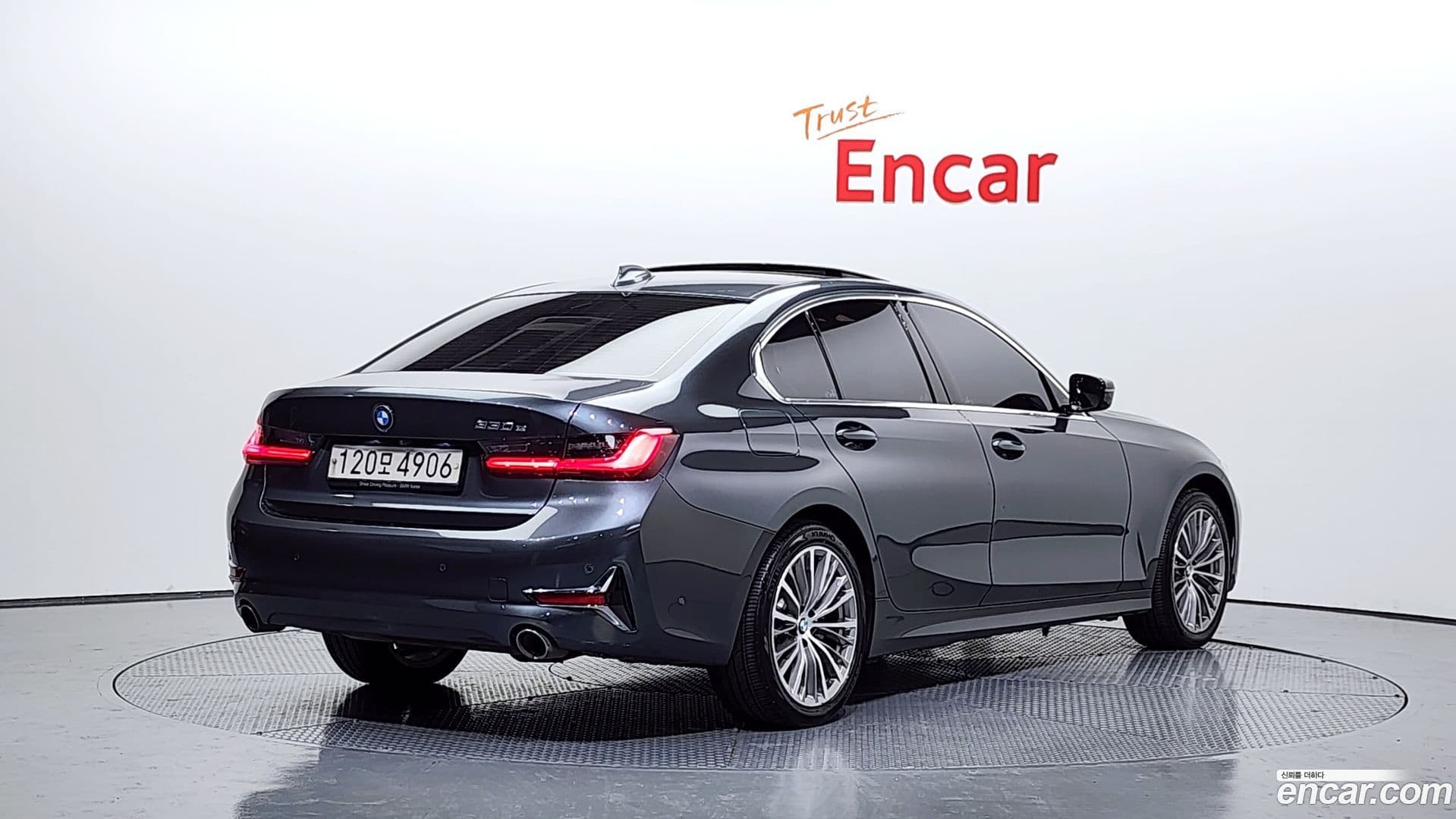 Main__Slider__Photo:3-Series BMW 2021.0-1