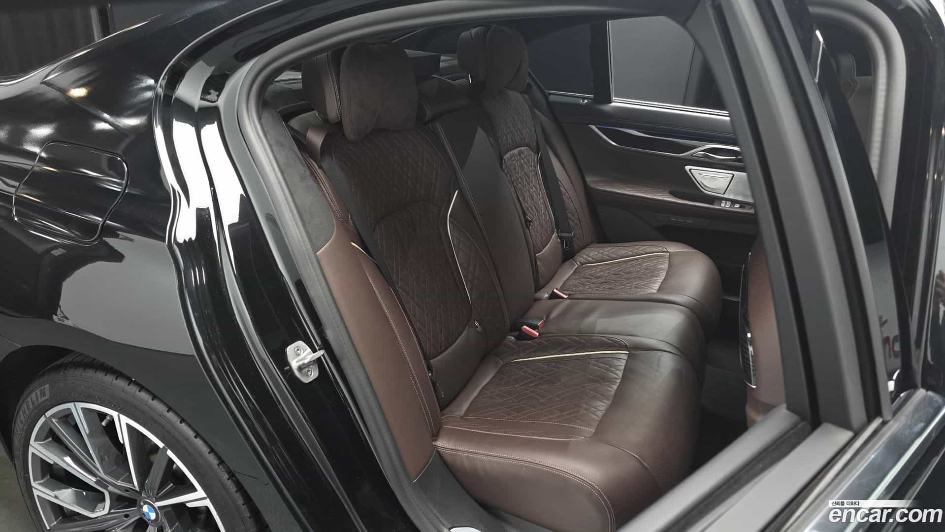 7-Series BMW 2022.4-OPTION-015