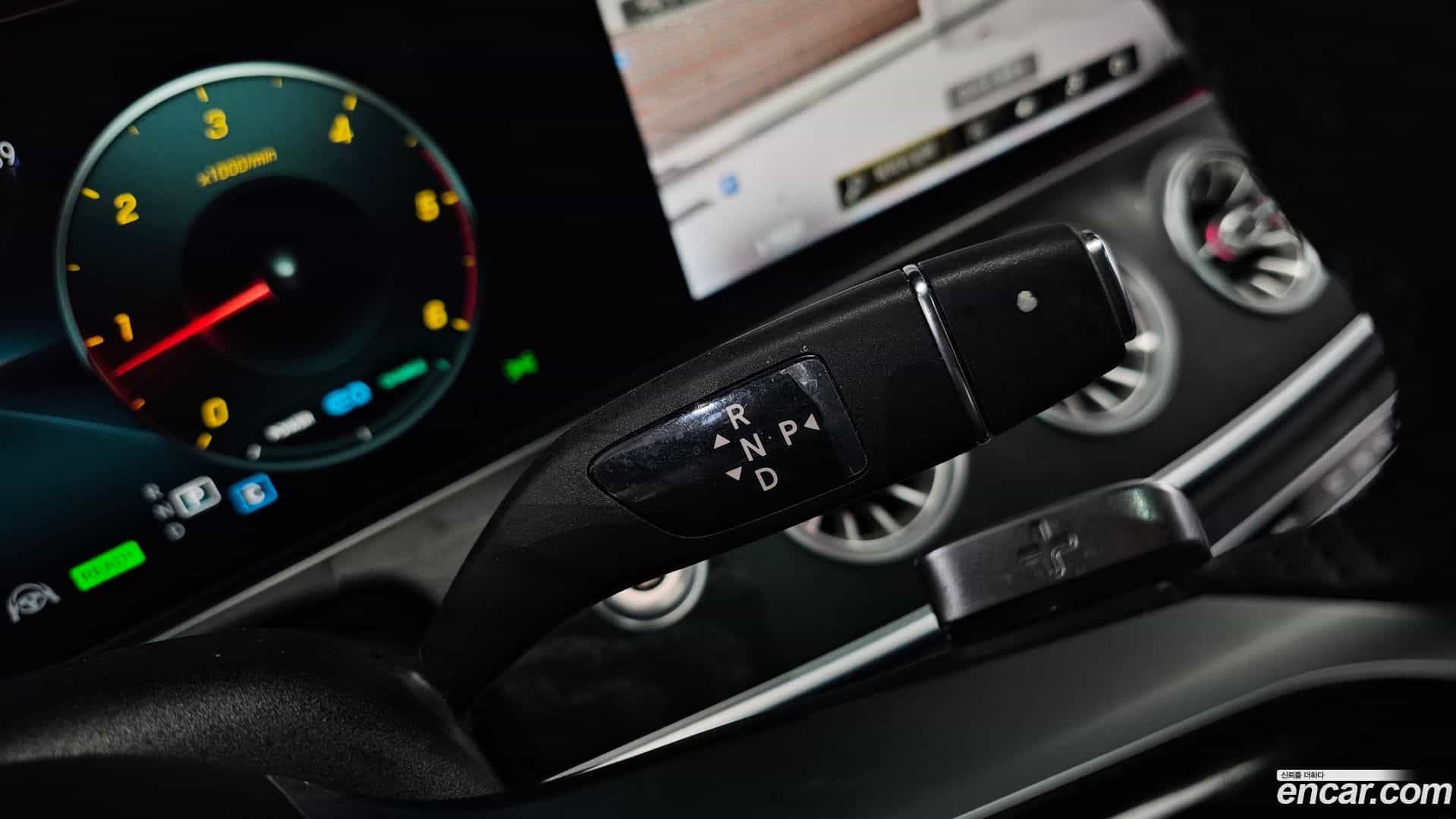 E-Class Mercedes-Benz 2022.7-INNER-009