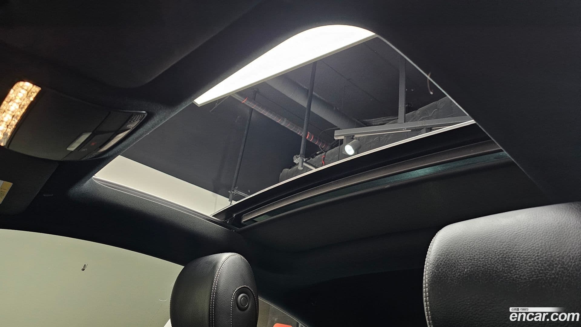 Main__Slider__Photo:E-Class Mercedes-Benz 2022.7-15