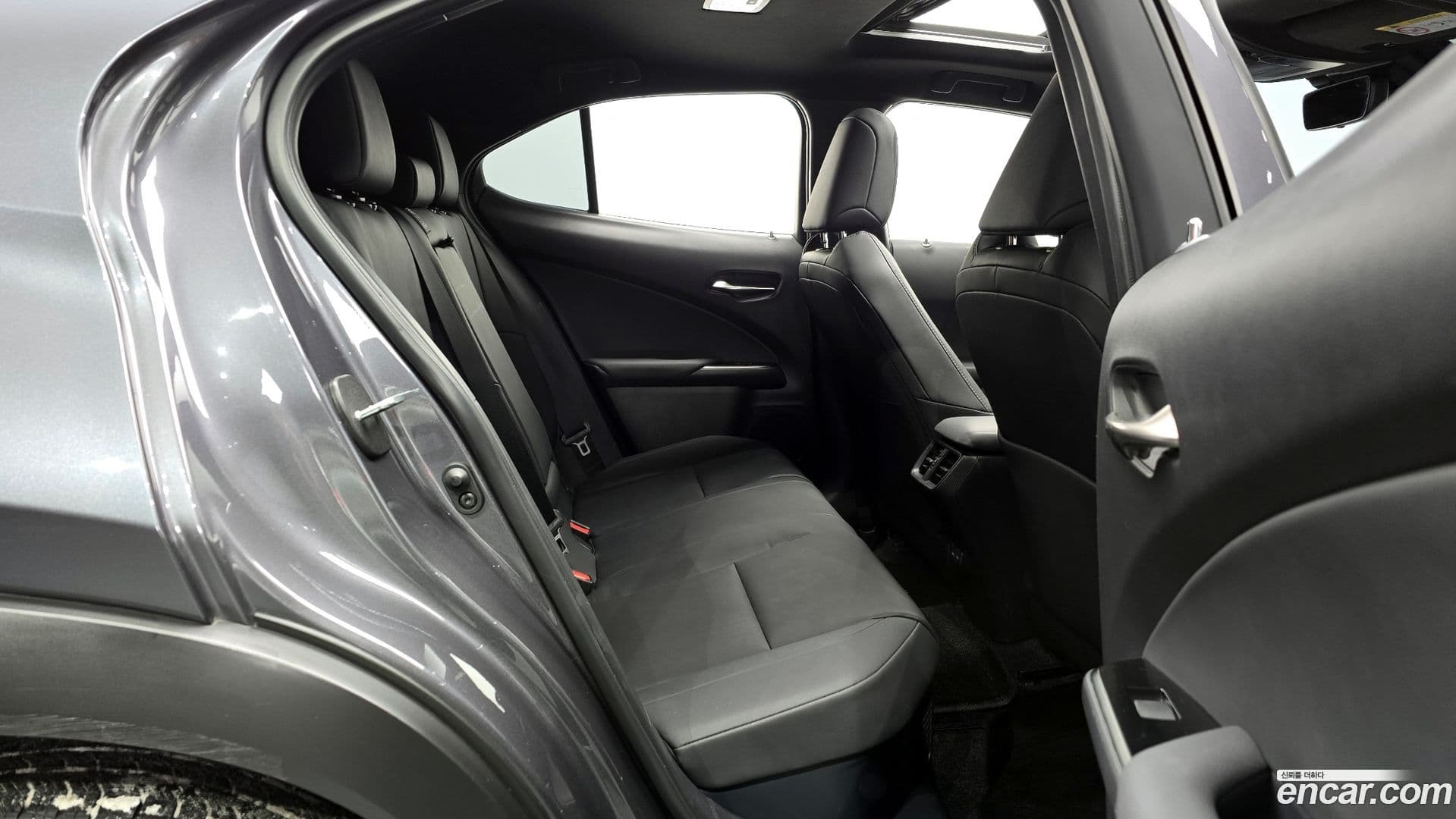 Main__Slider__Photo:UX Lexus 2023.3-11