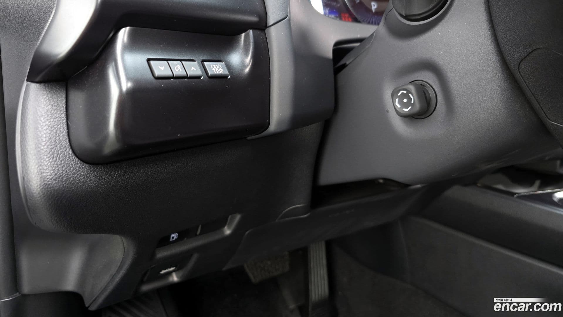 Main__Slider__Photo:UX Lexus 2023.3-17