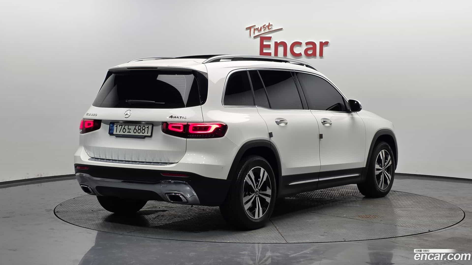 GLB-Class Mercedes-Benz 2021.3-OUTER-002