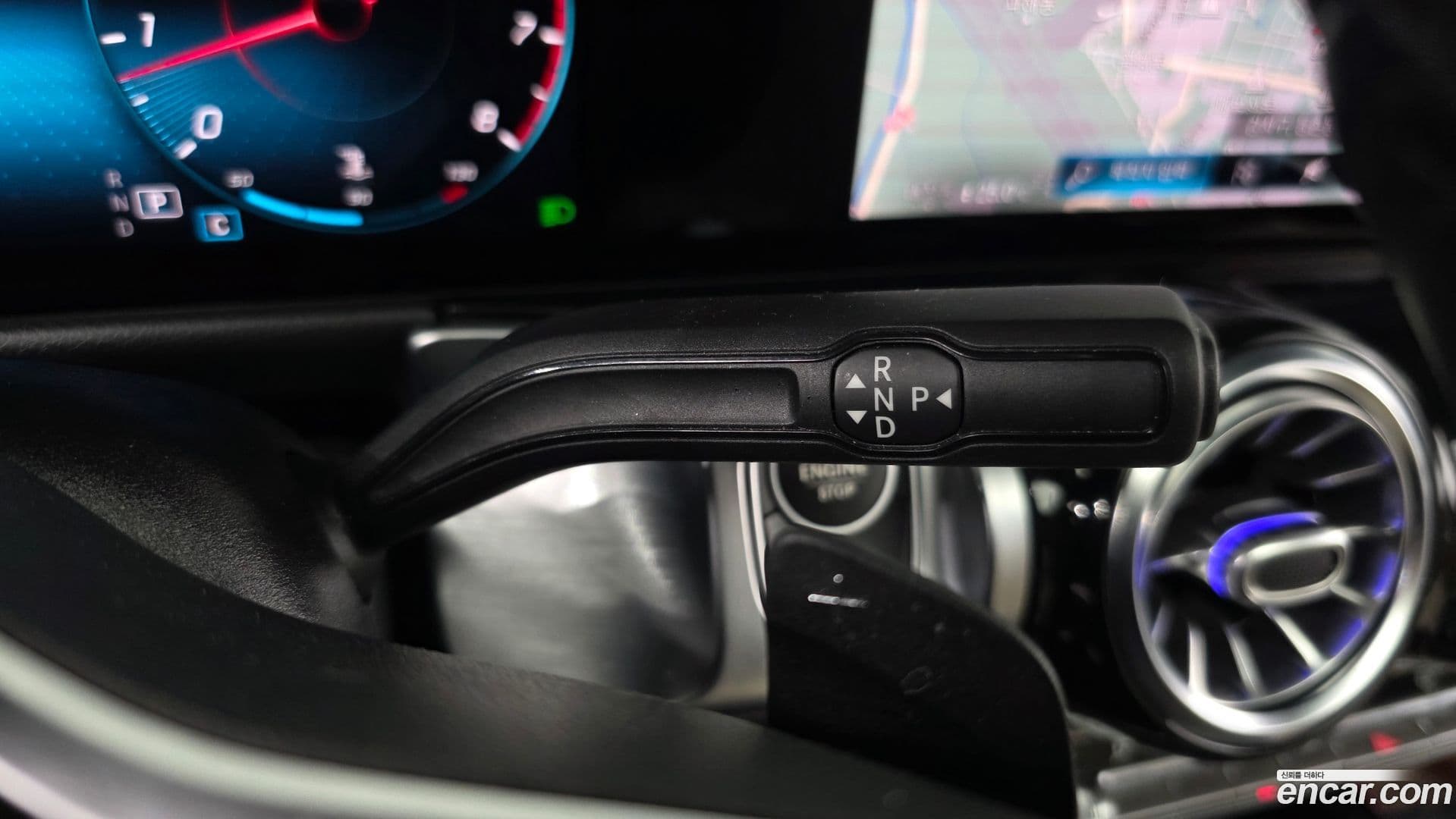 Main__Slider__Photo:GLB-Class Mercedes-Benz 2021.3-8