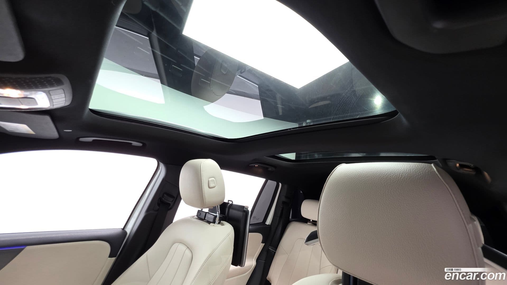 Main__Slider__Photo:GLB-Class Mercedes-Benz 2021.3-17