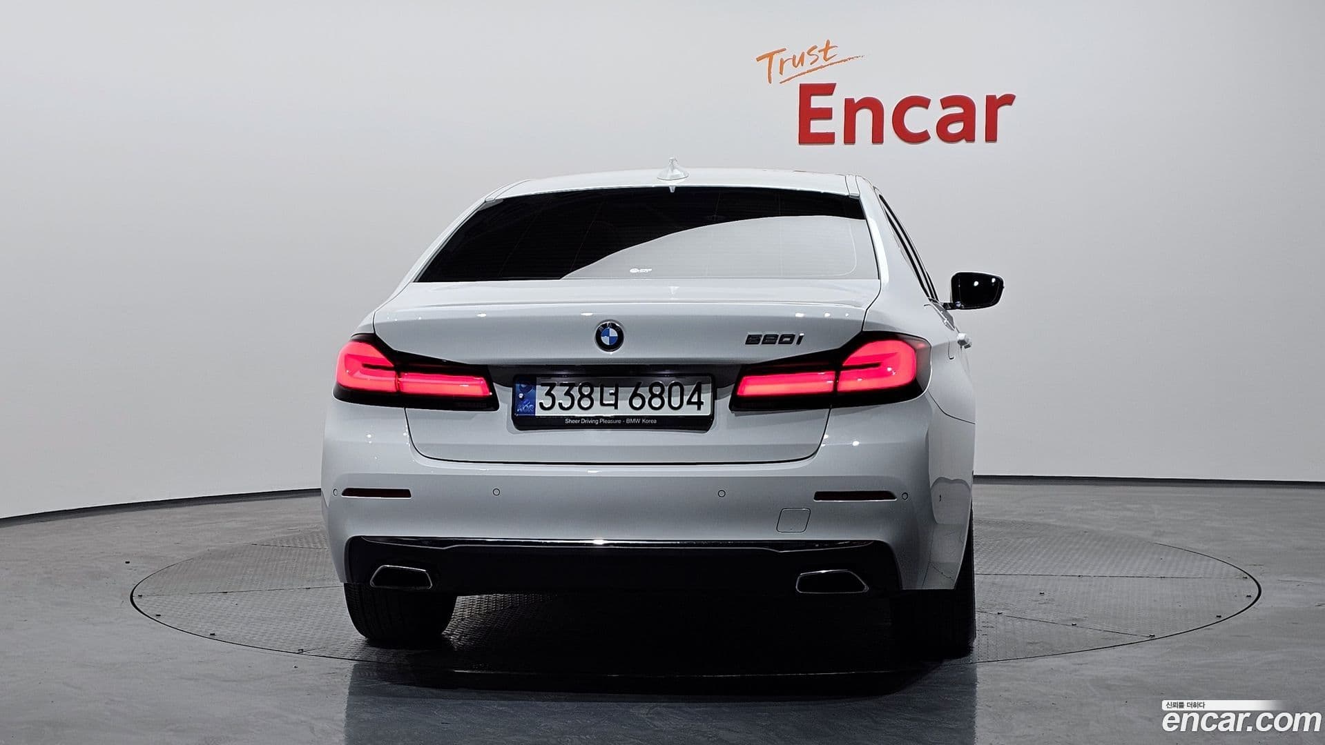 Main__Slider__Photo:5-Series BMW 2021.0-3