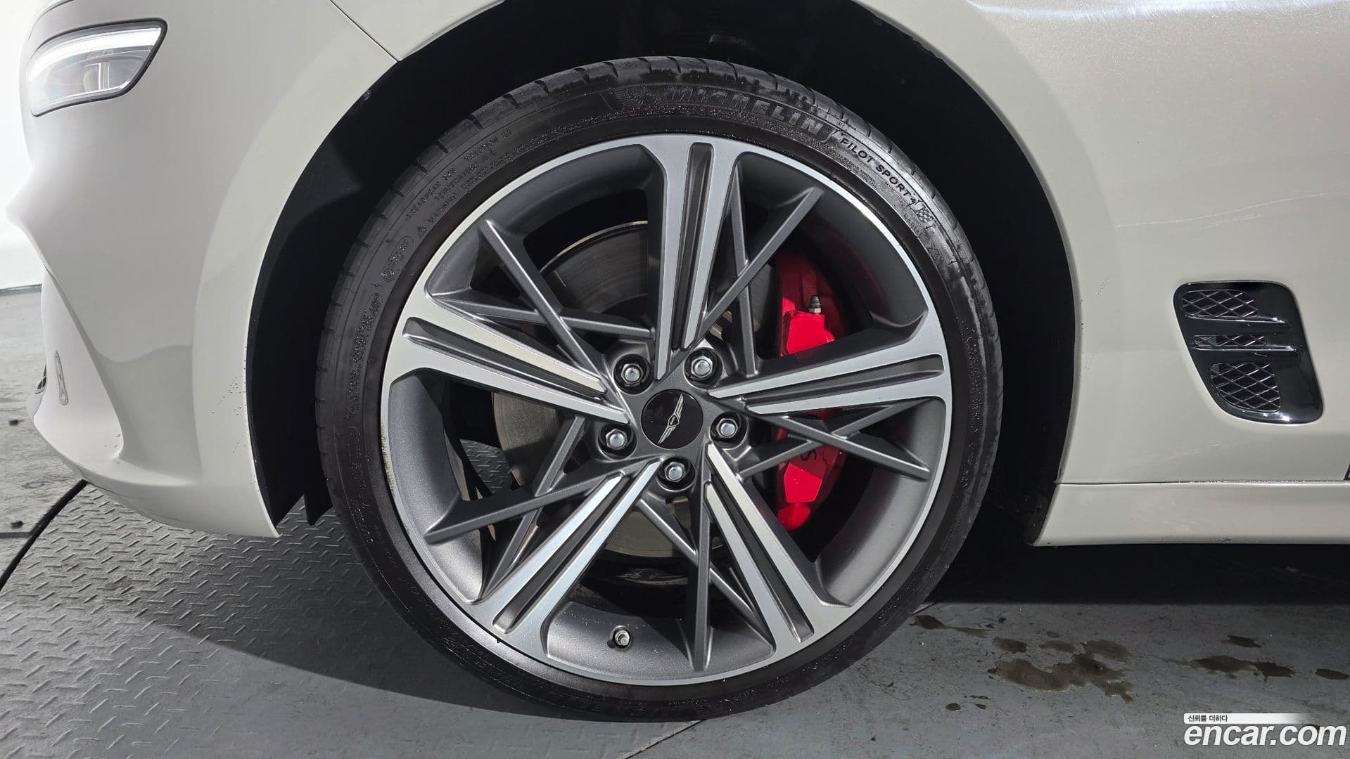 Main__Slider__Photo:G70 Genesis 2023.5-4