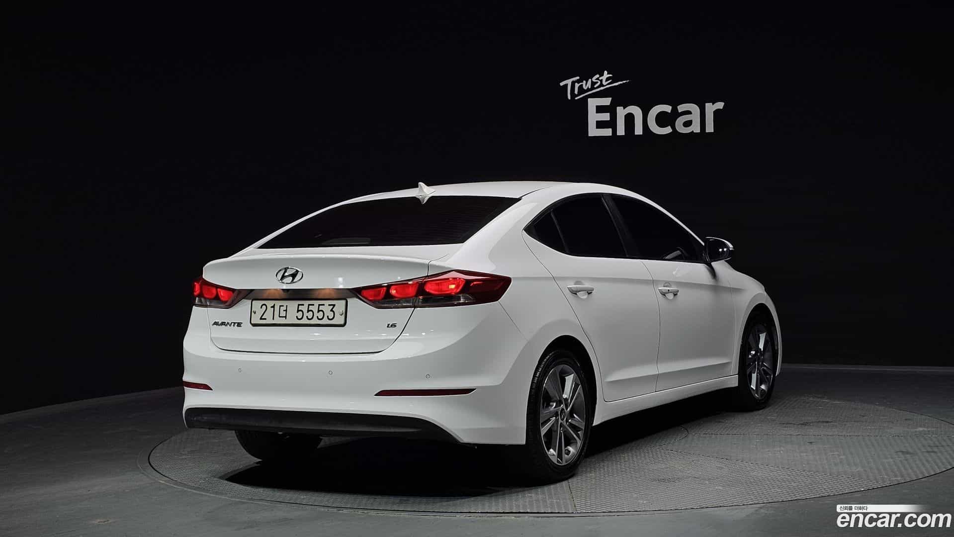 AVANTE Hyundai 2017.3-OUTER-002