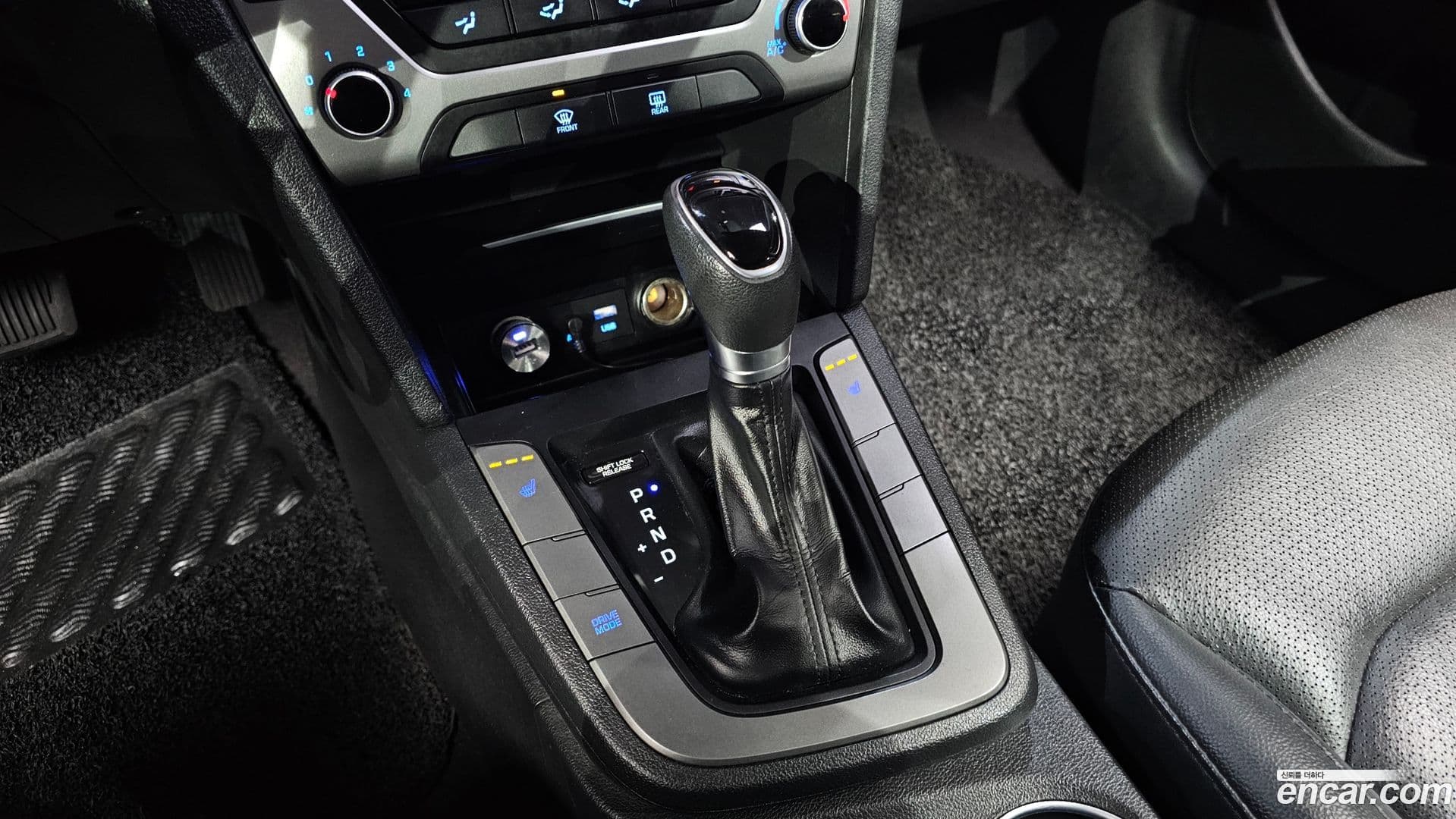 Main__Slider__Photo:AVANTE Hyundai 2017.3-8