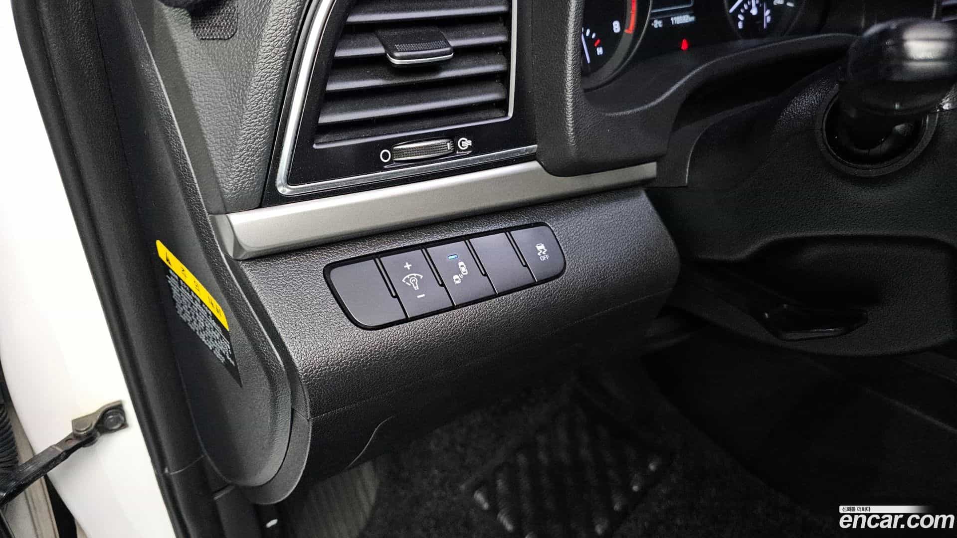 AVANTE Hyundai 2017.3-OPTION-022