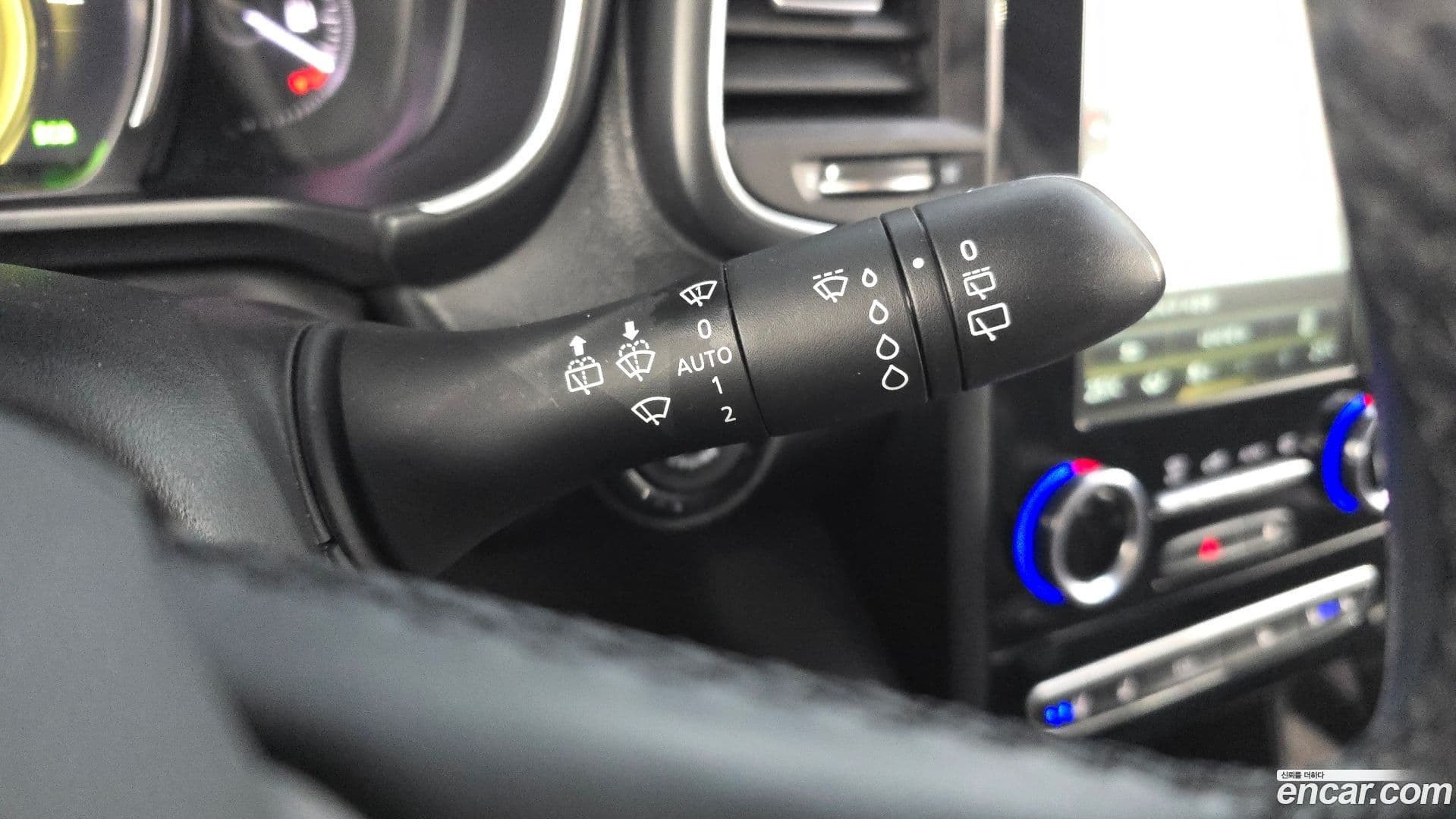 Main__Slider__Photo:QM6 Renault-KoreaSamsung 2019.9-17