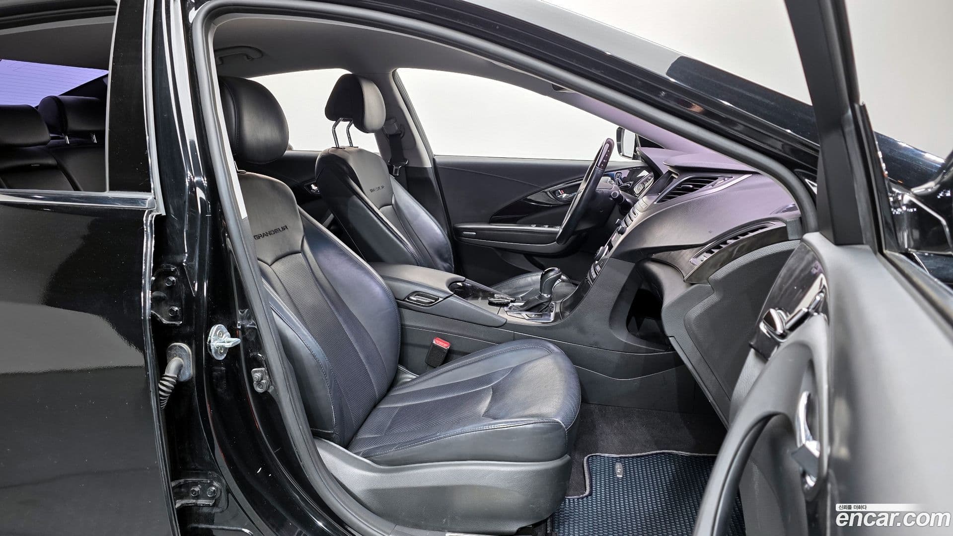 Main__Slider__Photo:Grandeur Hyundai 2016.5-9