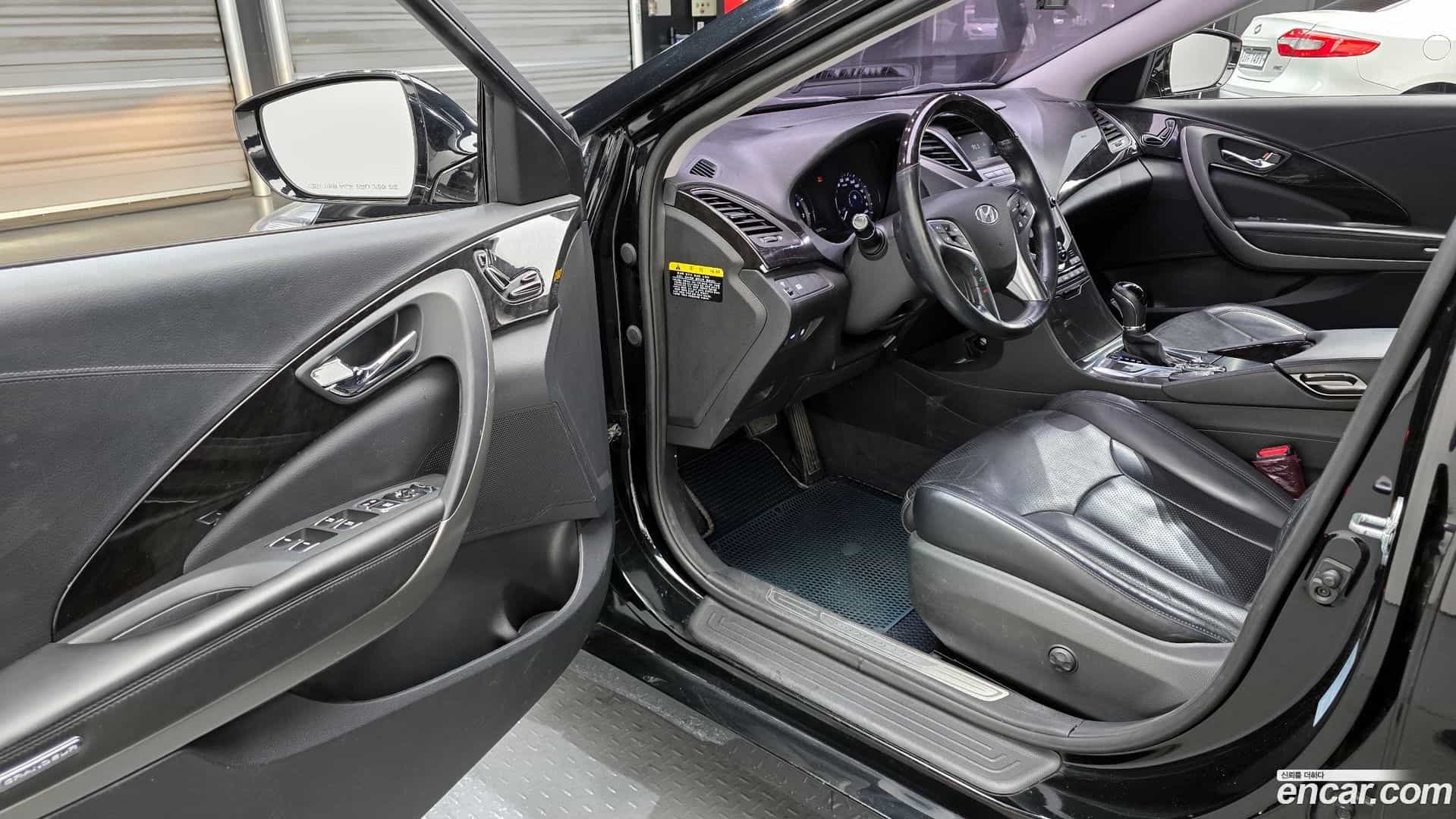 Grandeur Hyundai 2016.5-OPTION-015