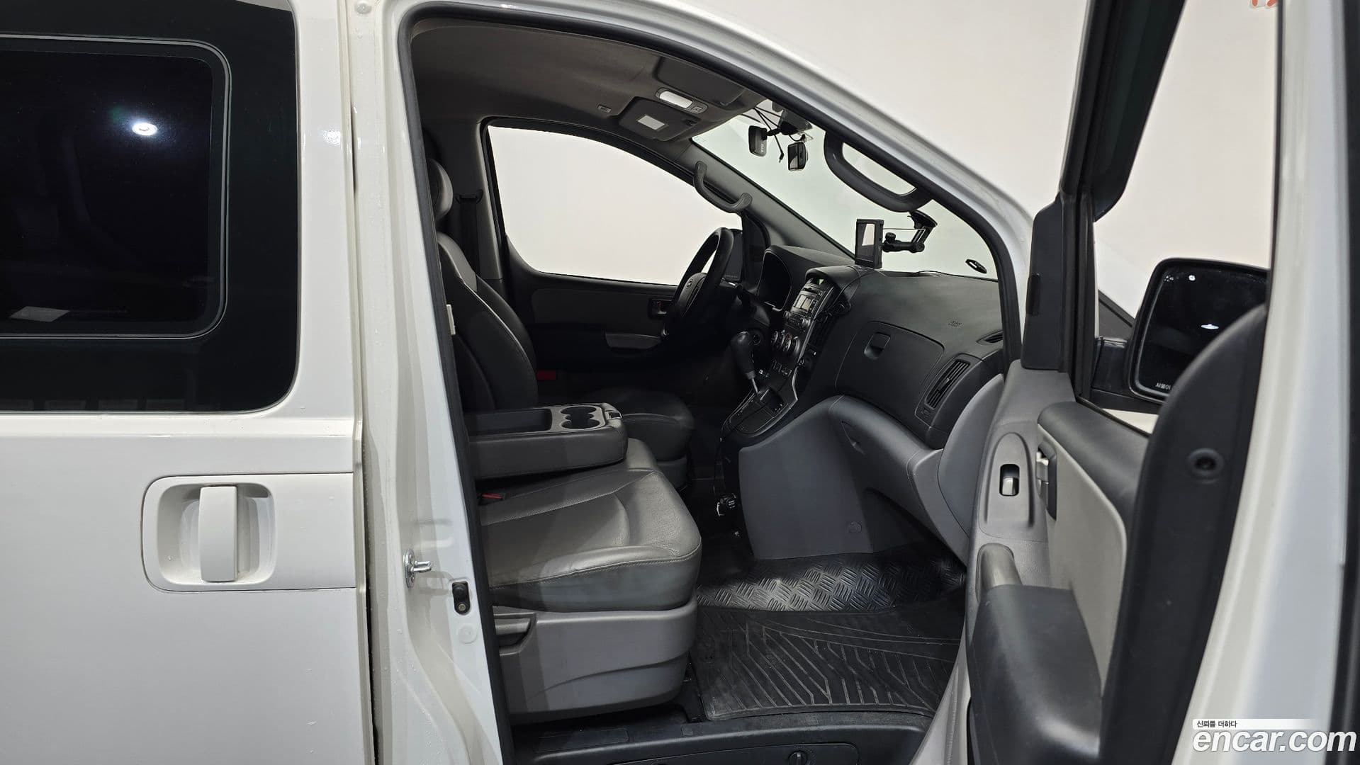 Main__Slider__Photo:Starex Hyundai 2012.5-10