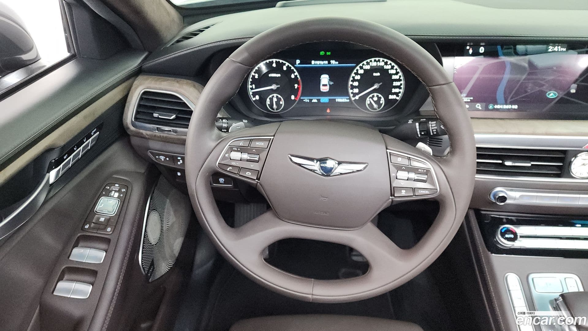 Main__Slider__Photo:G90 Genesis 2019.1-12