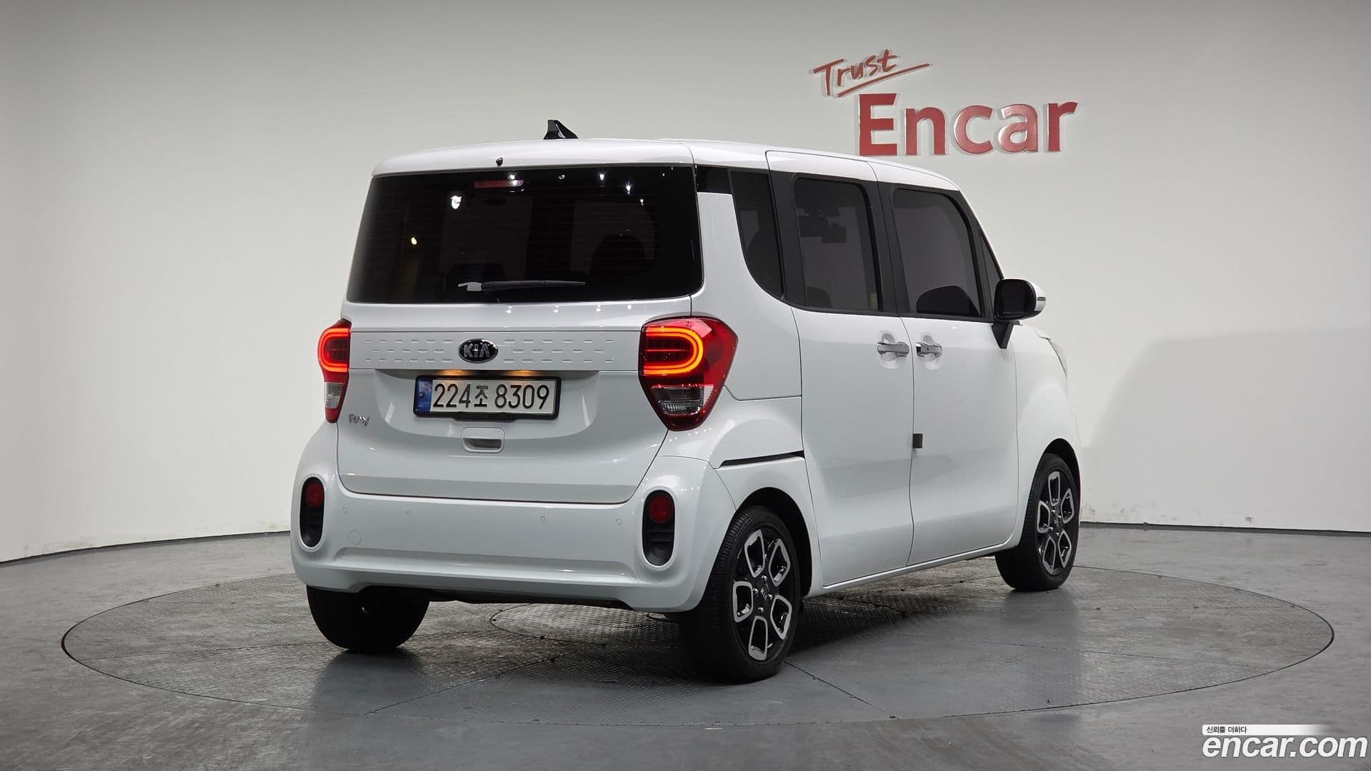 Main__Slider__Photo:RAY Kia 2021.4-1