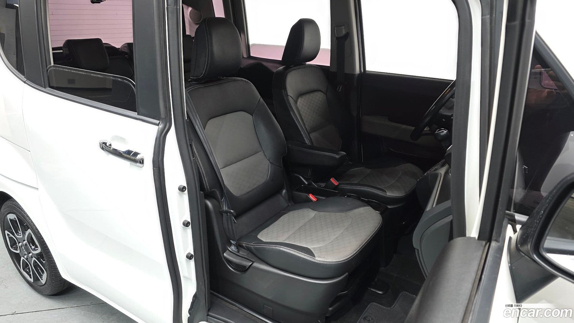 Main__Slider__Photo:RAY Kia 2021.4-9