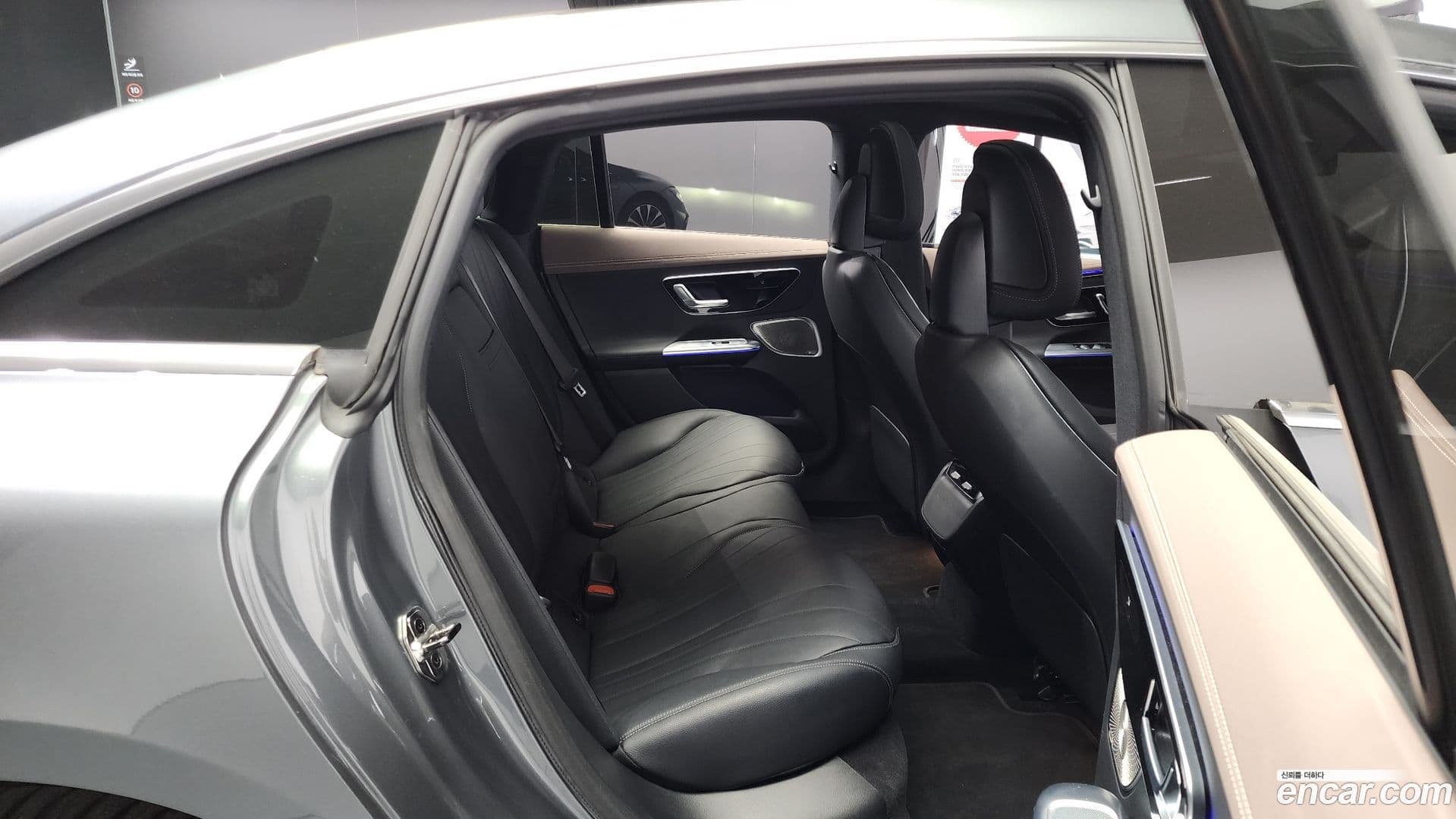 Main__Slider__Photo:EQE Mercedes-Benz 2022.9-11