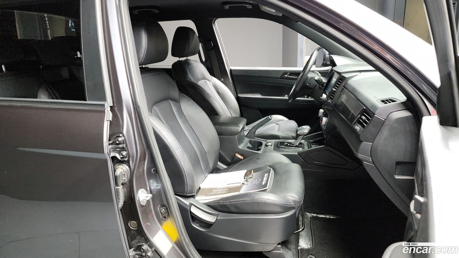 Main__Slider__Photo:Rexton KG_Mobility_Ssangyong 2020.3-9