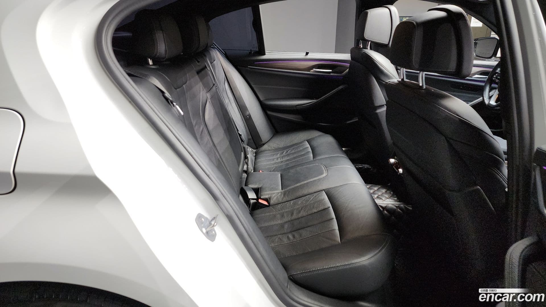 Main__Slider__Photo:5-Series BMW 2017.8-11