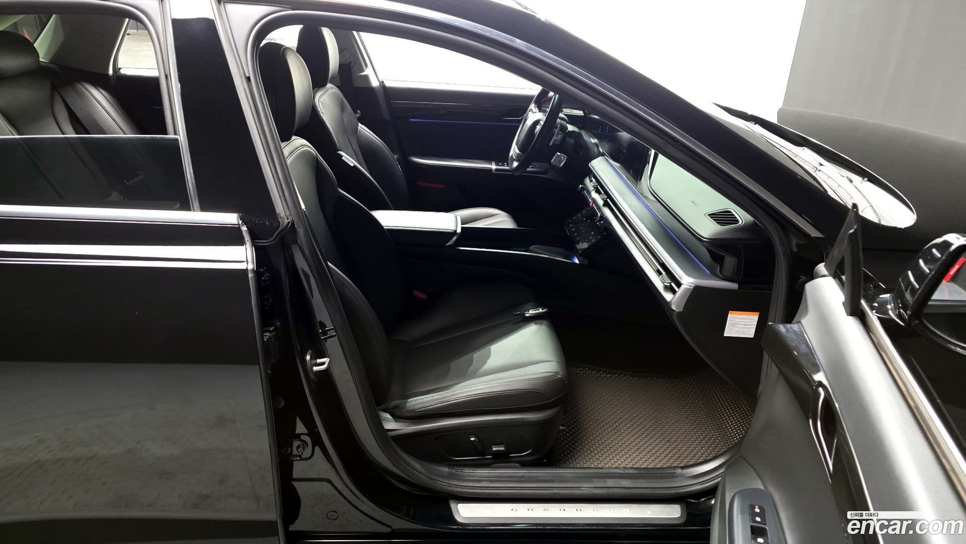 Main__Slider__Photo:Grandeur Hyundai 2023.5-10