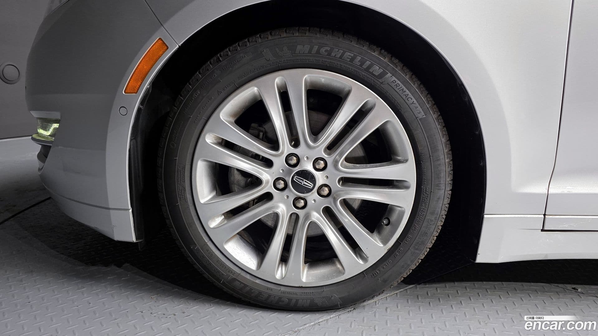 Main__Slider__Photo:MKZ Lincoln 2014.7-4