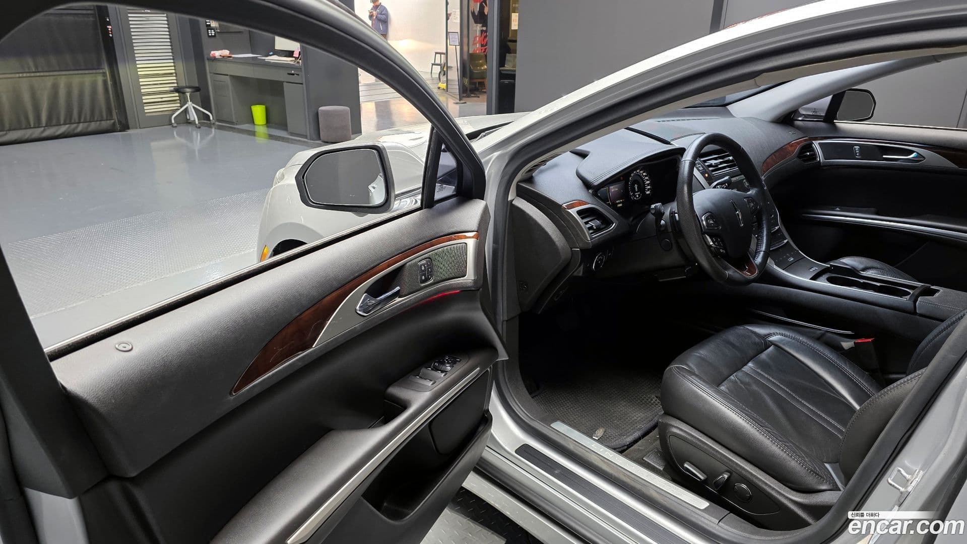 Main__Slider__Photo:MKZ Lincoln 2014.7-10