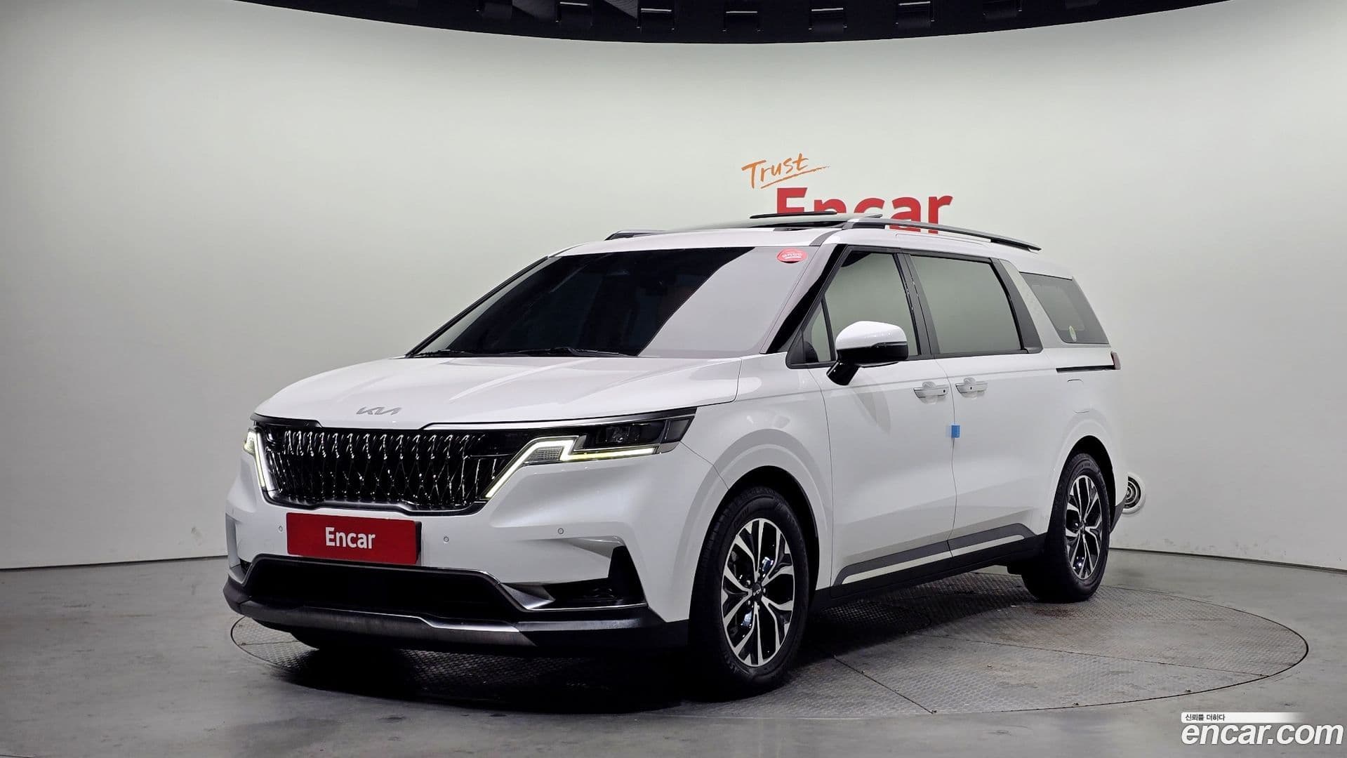 Main__Slider__Photo:Canival Kia 2021.11-0